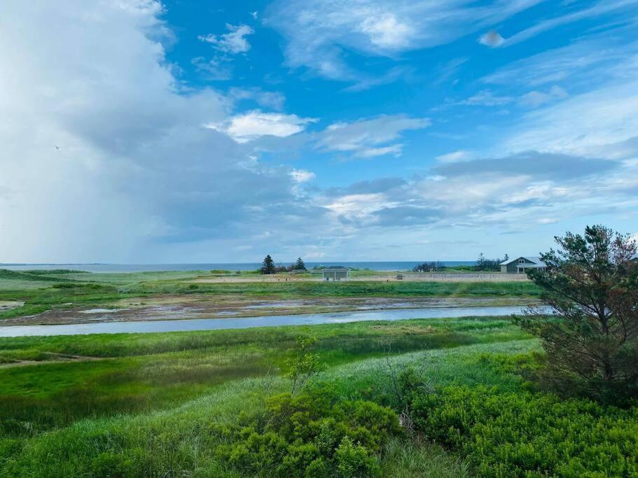 Beachside Serenity Cottage Pointe-du-Chene Luaran gambar